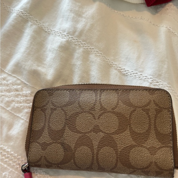 Coach Wristlet - Picture 6 of 6